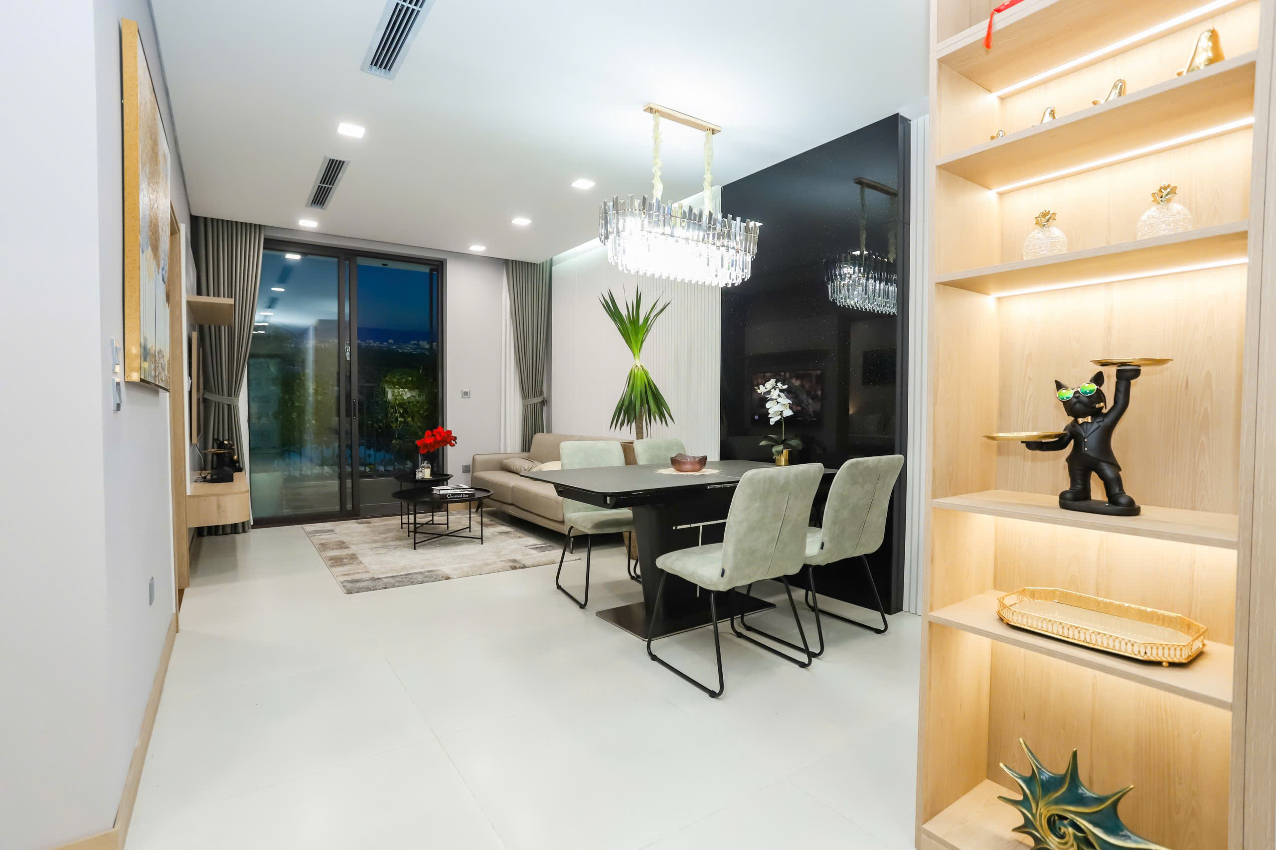 Nội thất thực tế căn 2 Phòng Ngủ 77,5m² View Hồ Khai Sơn City